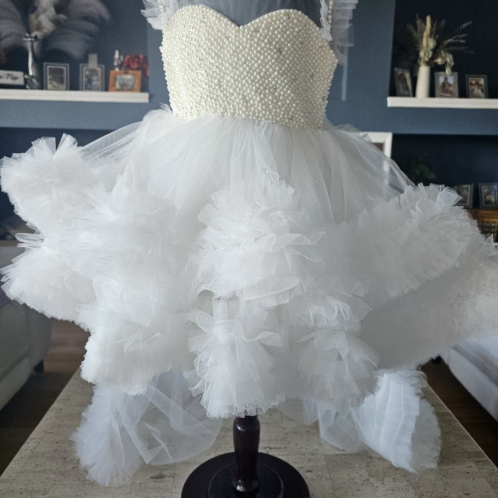 White Pagent Dress Size 6 Girls